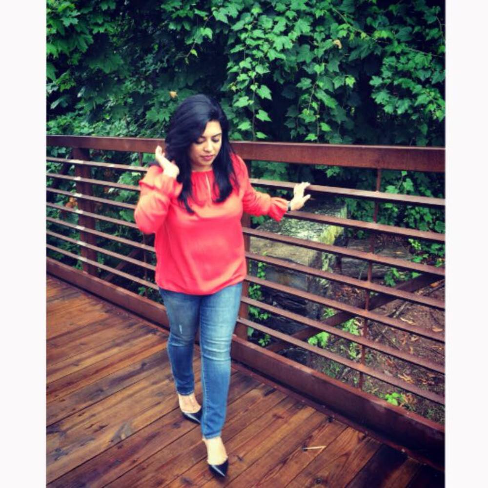 Meet your Posher, Hira